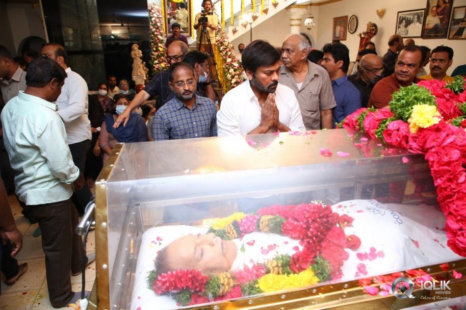 Celebrities-pay-homage-to-superstar-Krishna